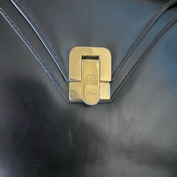 Authentic Bally Handbag/ Shoulder Bag with adjustable strap - Picture 3 of 13